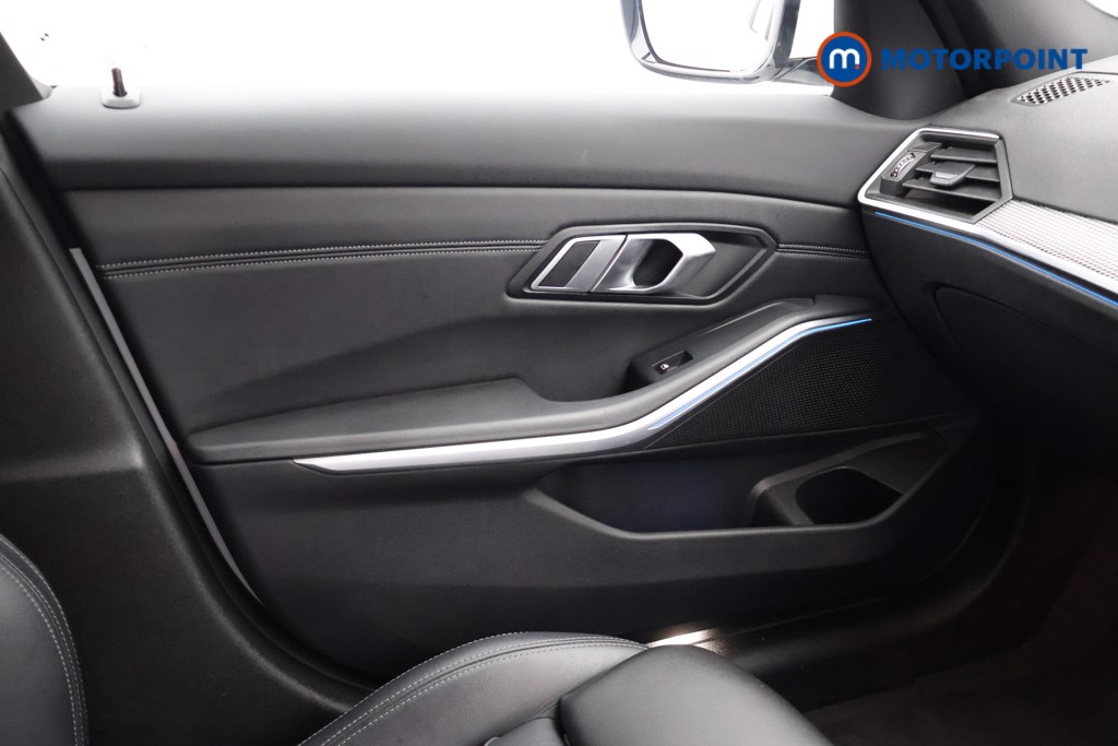 BMW 3 Series M Sport Automatic Petrol Plug-In Hybrid Saloon - Stock Number (1669415) - 16th supplementary image