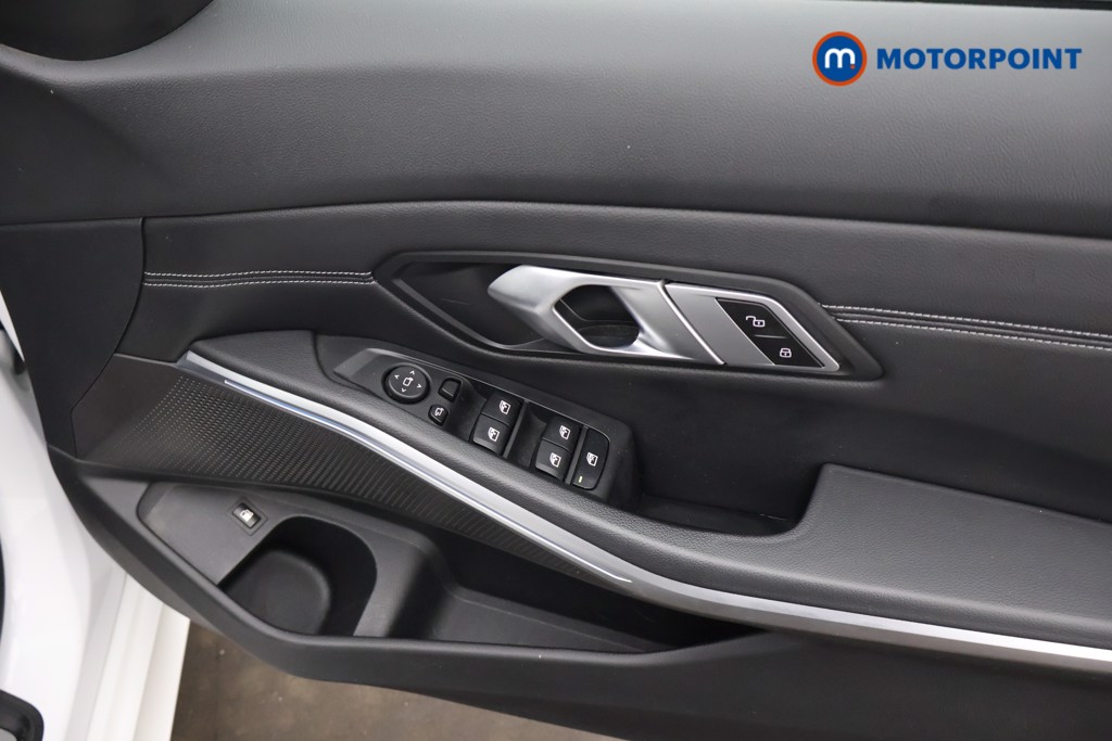 BMW 3 Series M Sport Automatic Petrol Plug-In Hybrid Saloon - Stock Number (1669415) - 20th supplementary image