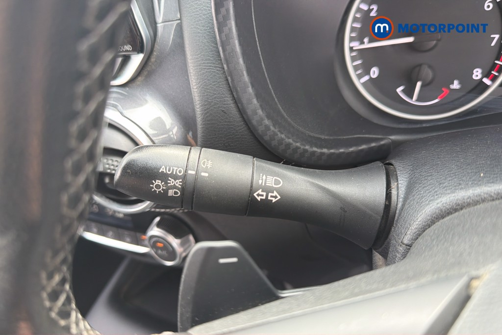 Nissan Juke N-Connecta Automatic Petrol SUV - Stock Number (1669469) - 9th supplementary image
