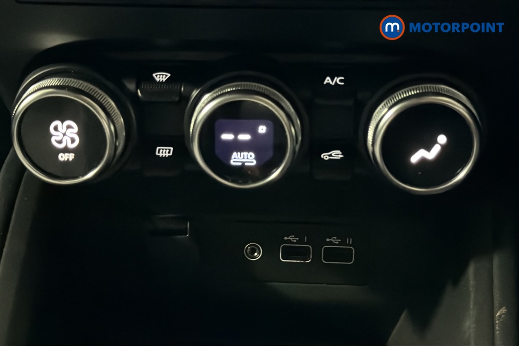 Renault Clio Evolution Manual Petrol Hatchback - Stock Number (1669889) - 994th supplementary image