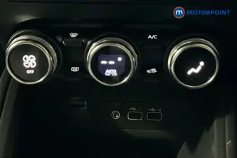 Renault Clio Evolution Manual Petrol Hatchback - Stock Number (1669889) - 994th supplementary image