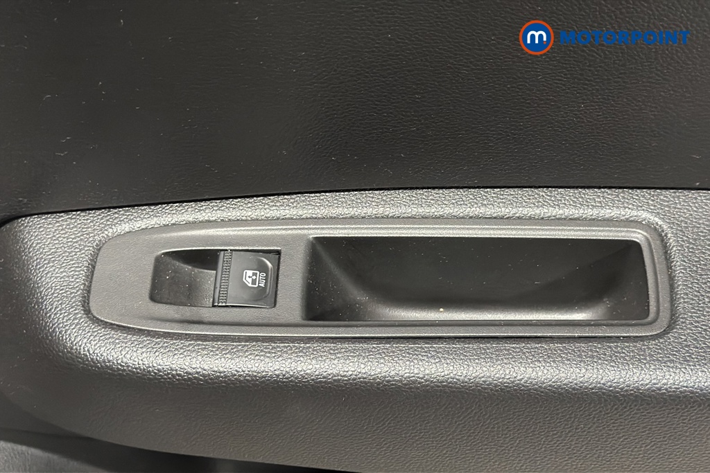 Renault Clio Evolution Manual Petrol Hatchback - Stock Number (1669889) - 997th supplementary image