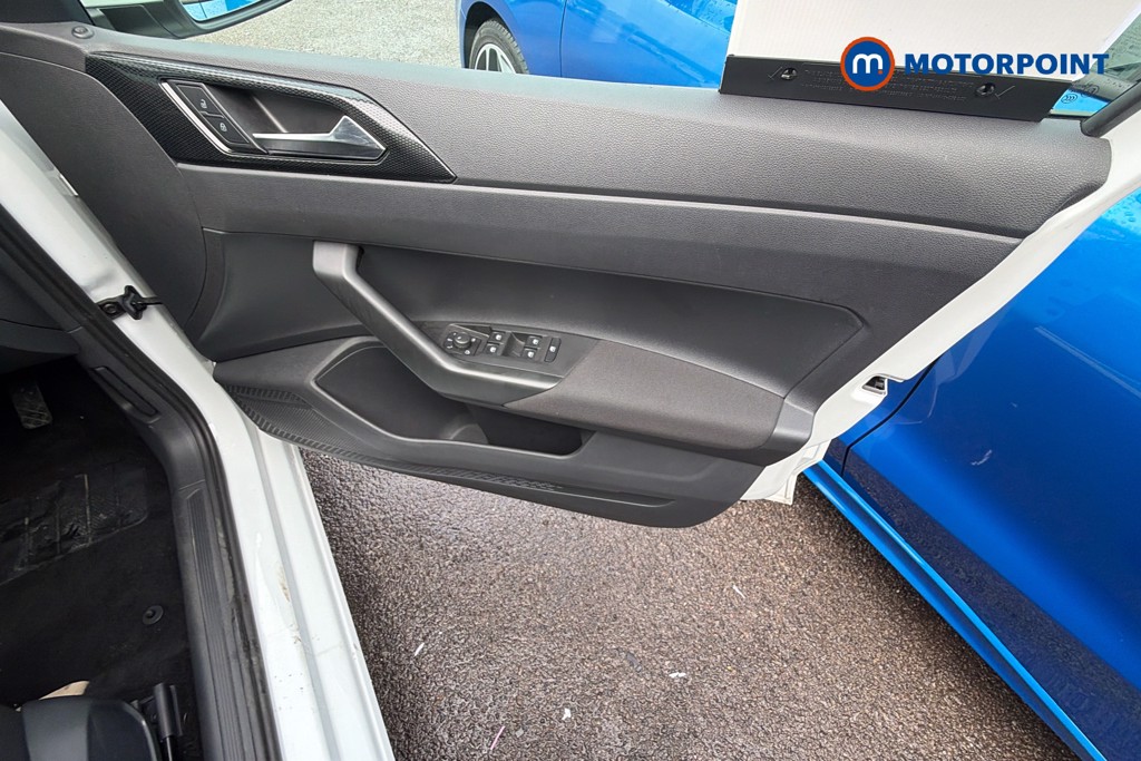 Volkswagen Polo Life Manual Petrol Hatchback - Stock Number (1669986) - 1st supplementary image