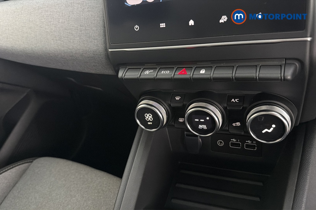 Renault Clio Evolution Manual Petrol Hatchback - Stock Number (1670180) - 12th supplementary image