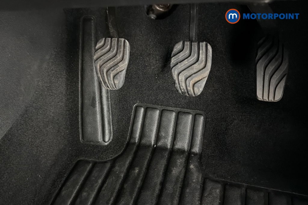 Renault Clio Evolution Manual Petrol Hatchback - Stock Number (1670180) - 24th supplementary image