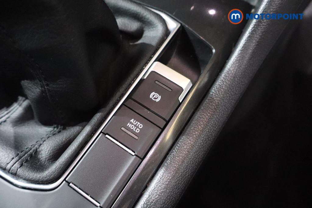 Volkswagen Tiguan Life Manual Petrol SUV - Stock Number (1670712) - 15th supplementary image