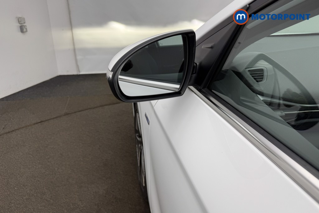 Hyundai Ioniq 1St Edition Automatic Petrol-Electric Hybrid Hatchback - Stock Number (1671515) - 30th supplementary image