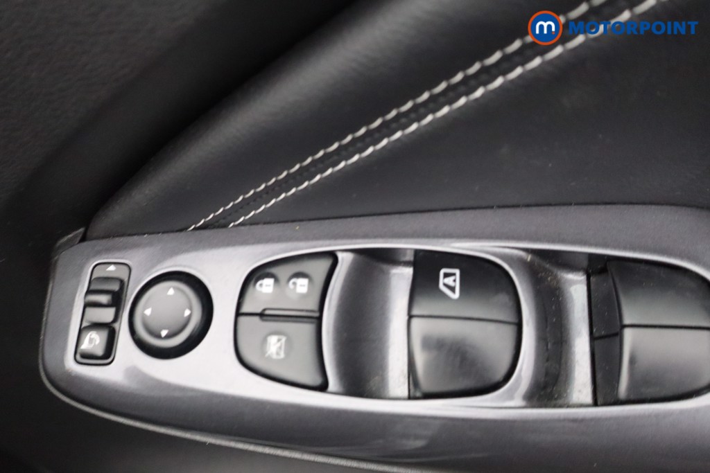 Nissan Juke N-Connecta Automatic Petrol SUV - Stock Number (1671821) - 11th supplementary image