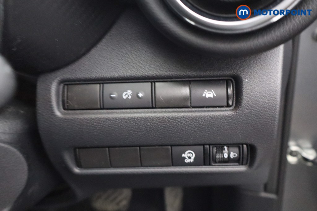 Nissan Juke N-Connecta Automatic Petrol SUV - Stock Number (1671821) - 13th supplementary image