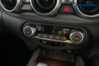Nissan Juke N-Connecta Automatic Petrol SUV - Stock Number (1671966) - 14th supplementary image
