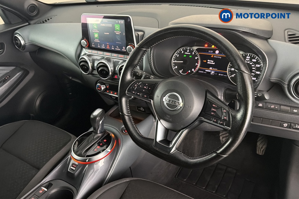 Nissan Juke N-Connecta Automatic Petrol SUV - Stock Number (1671966) - 1st supplementary image