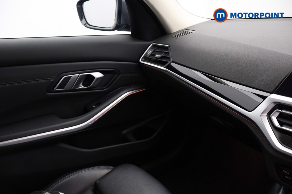 BMW 3 Series Sport Automatic Petrol Saloon - Stock Number (1671970) - 15th supplementary image