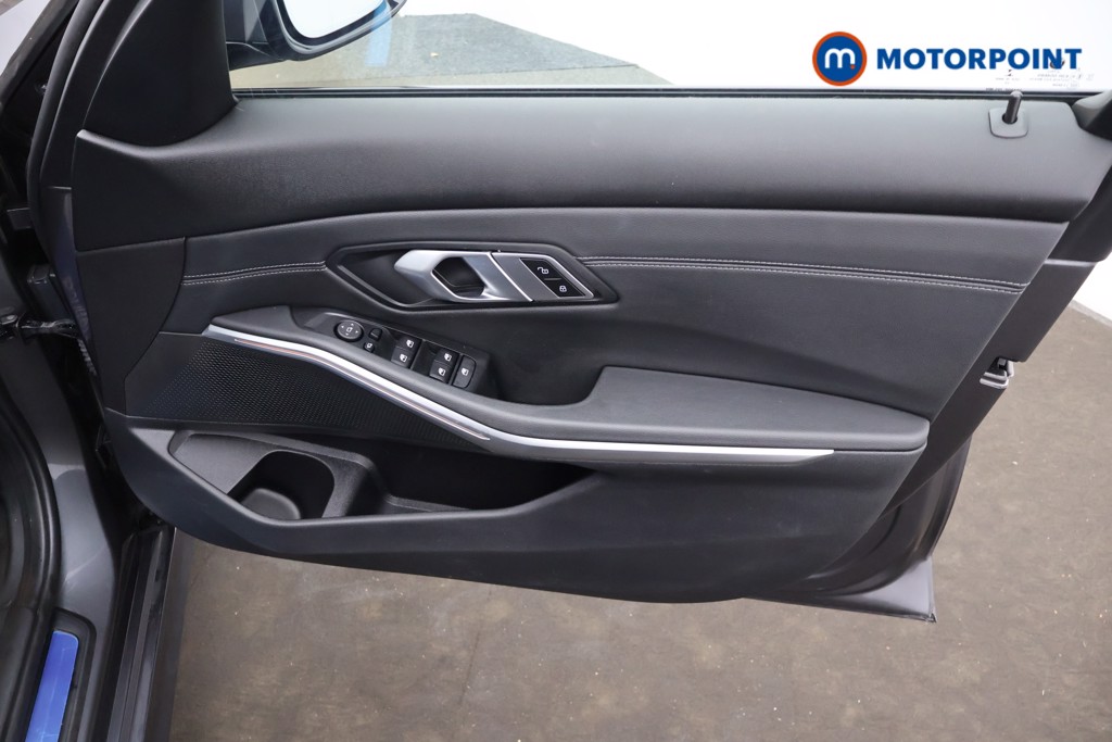 BMW 3 Series Sport Automatic Petrol Saloon - Stock Number (1671970) - 19th supplementary image