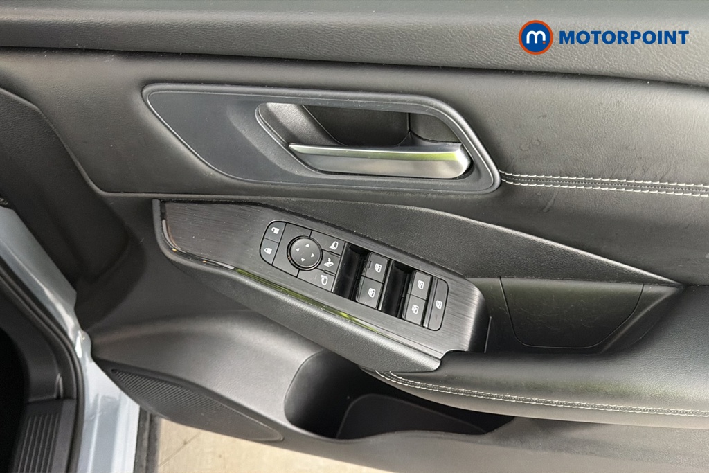 Nissan Qashqai Acenta Premium Automatic Petrol SUV - Stock Number (1673571) - 19th supplementary image