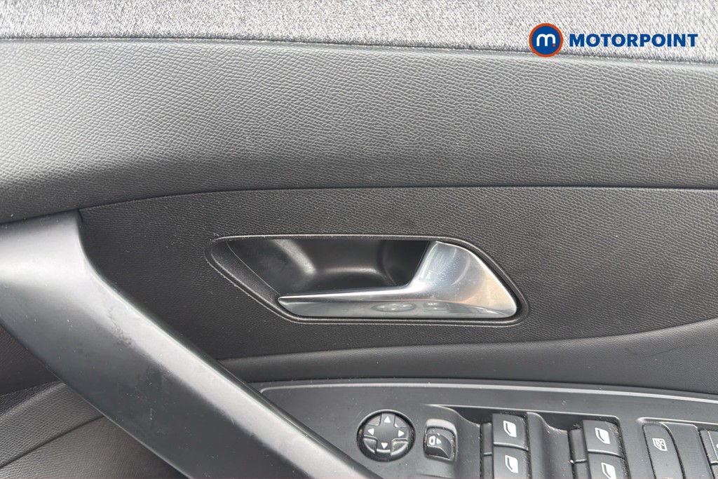 Peugeot 308 Allure Automatic Petrol Plug-In Hybrid Hatchback - Stock Number (1673928) - 4th supplementary image