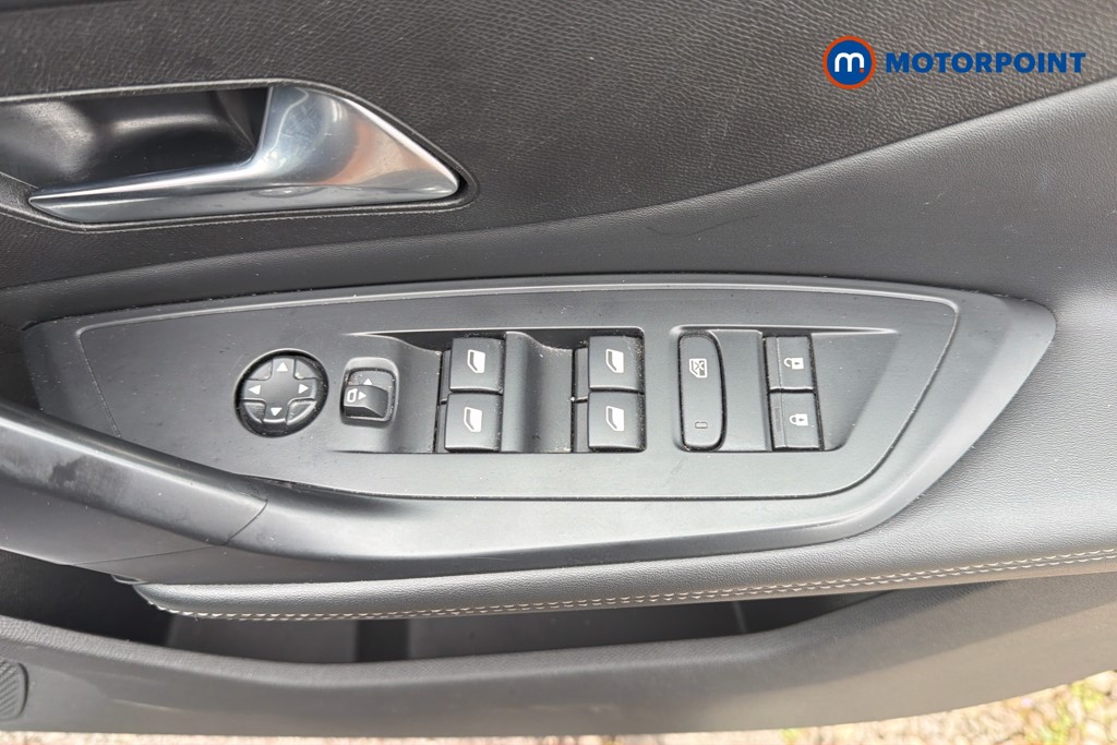 Peugeot 308 Allure Automatic Petrol Plug-In Hybrid Hatchback - Stock Number (1673928) - 5th supplementary image