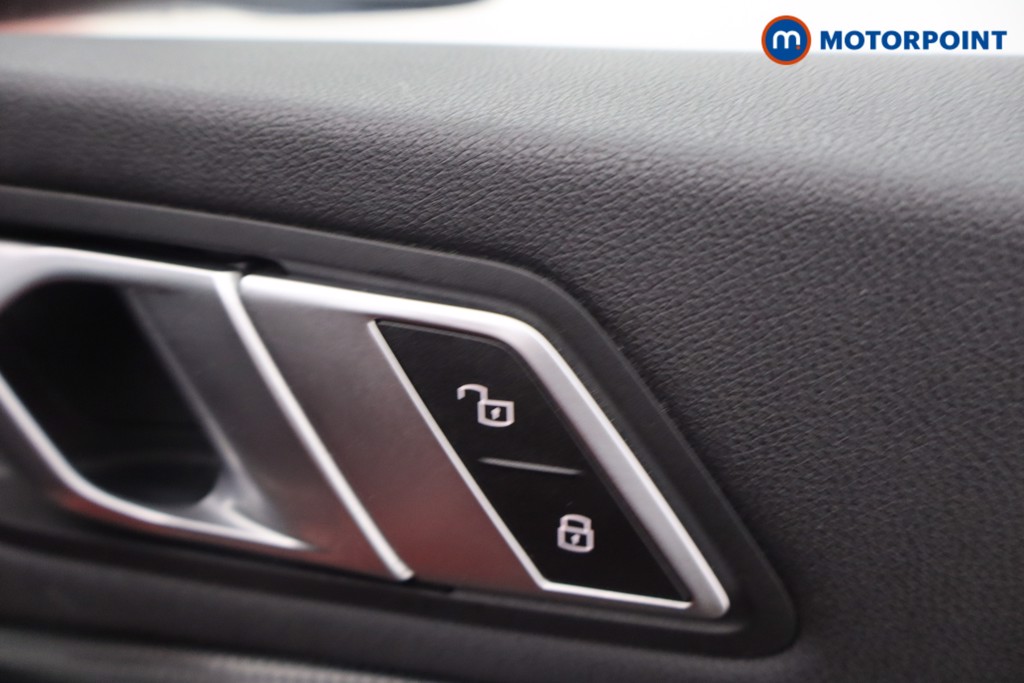 BMW 1 Series M Sport Automatic Diesel Hatchback - Stock Number (1674058) - 9th supplementary image