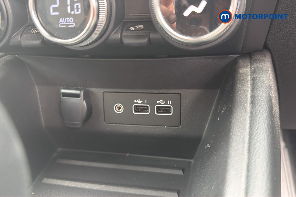 Renault Clio Evolution Automatic Petrol-Electric Hybrid Hatchback - Stock Number (1675249) - 14th supplementary image