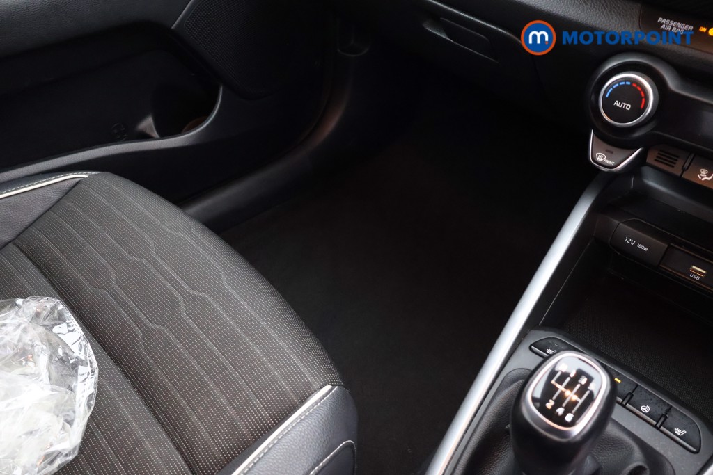 KIA Stonic Gt-Line S Manual Petrol SUV - Stock Number (1675266) - 17th supplementary image