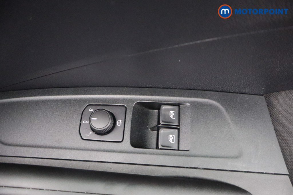 Skoda Fabia Colour Edition Manual Petrol Hatchback - Stock Number (1675379) - 8th supplementary image