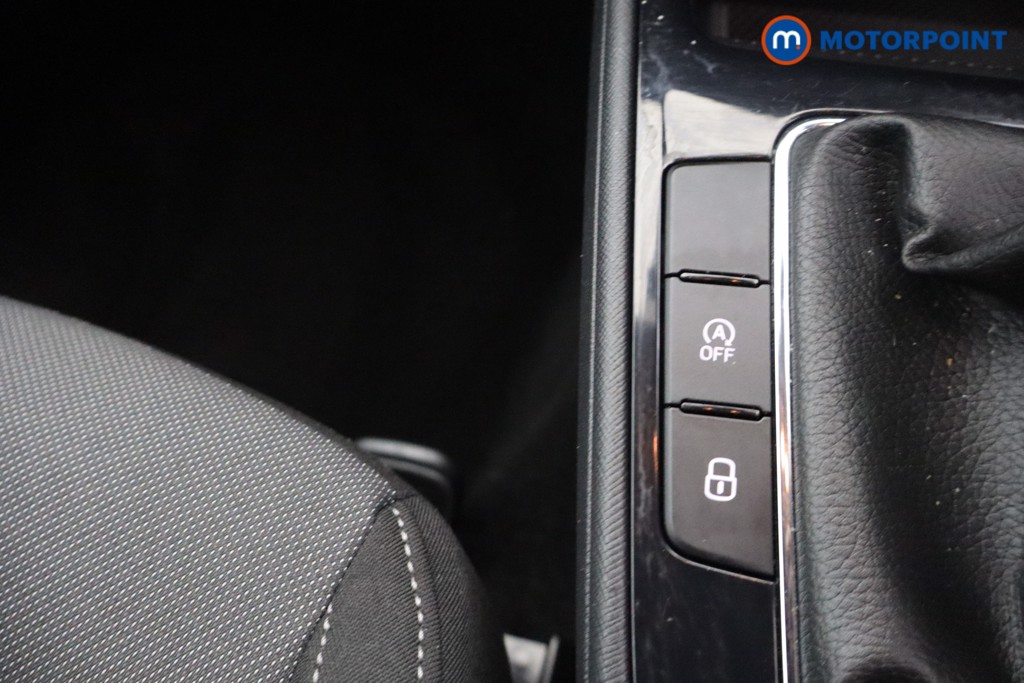 Skoda Fabia Colour Edition Manual Petrol Hatchback - Stock Number (1675379) - 14th supplementary image