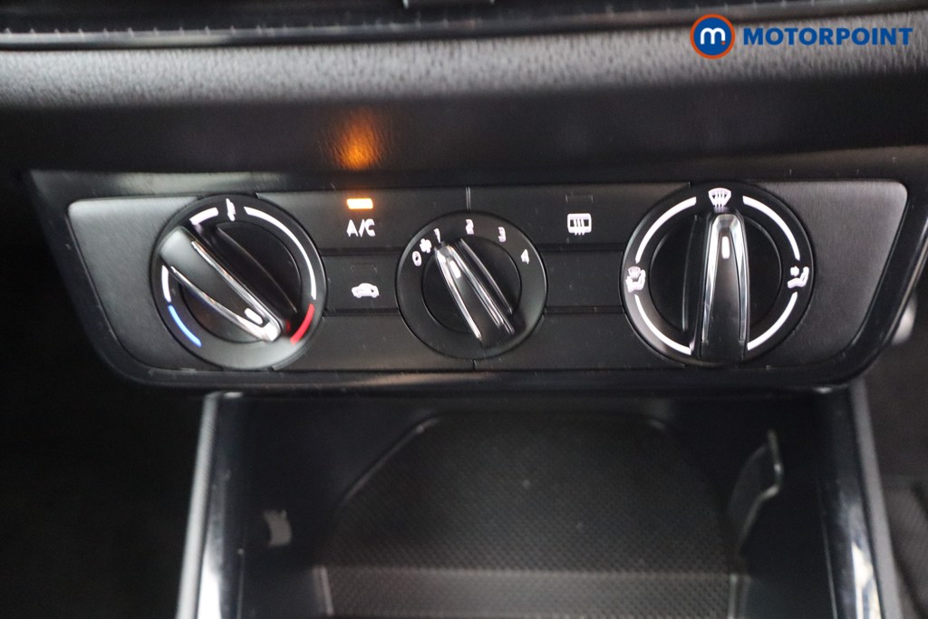 Skoda Fabia Colour Edition Manual Petrol Hatchback - Stock Number (1675379) - 15th supplementary image