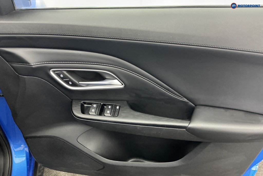 Mg Motor Uk ZS Trophy Automatic Petrol-Electric Hybrid SUV - Stock Number (1675453) - 23rd supplementary image