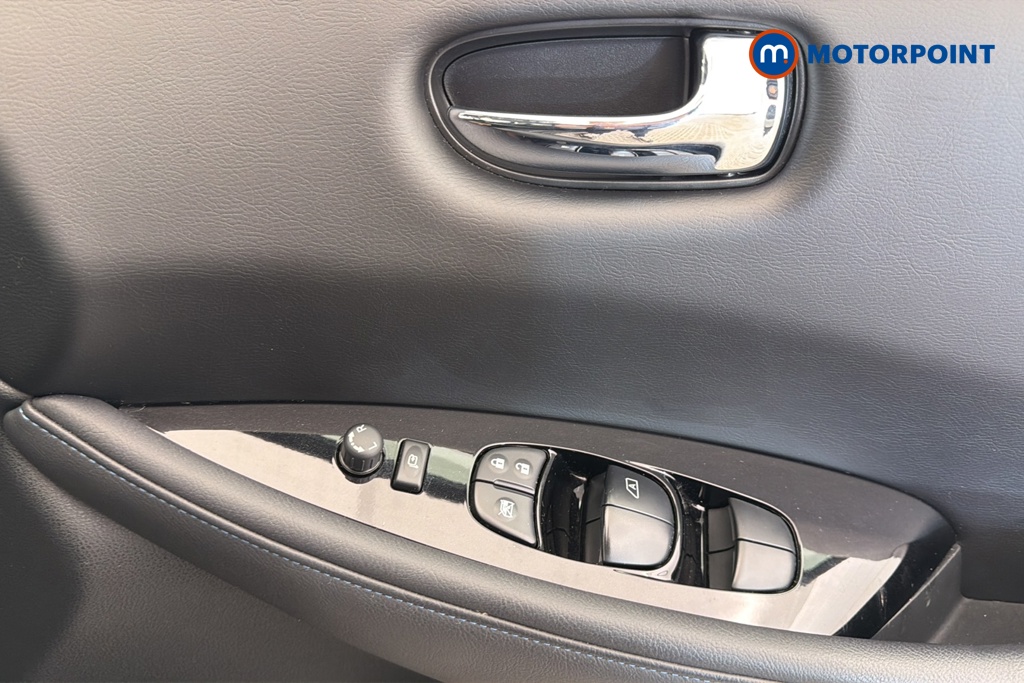 Nissan Leaf N-Connecta Automatic Electric Hatchback - Stock Number (1675567) - 19th supplementary image
