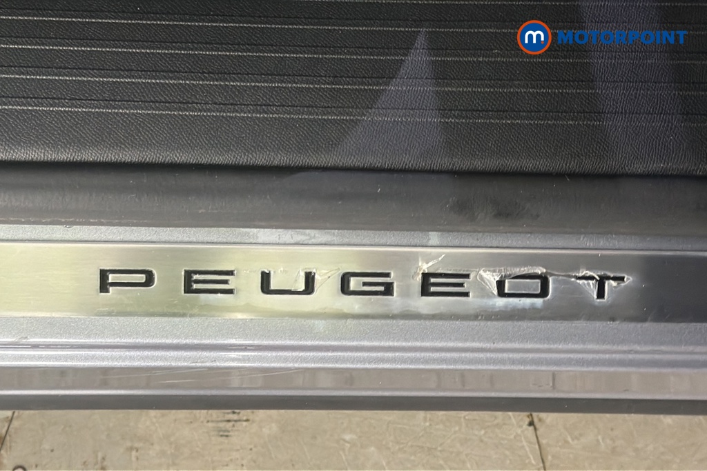 Peugeot 5008 GT Automatic Petrol SUV - Stock Number (1675615) - 995th supplementary image