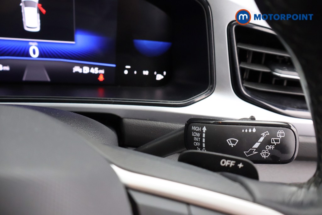 Volkswagen T-Roc Life Automatic Petrol SUV - Stock Number (1675934) - 6th supplementary image