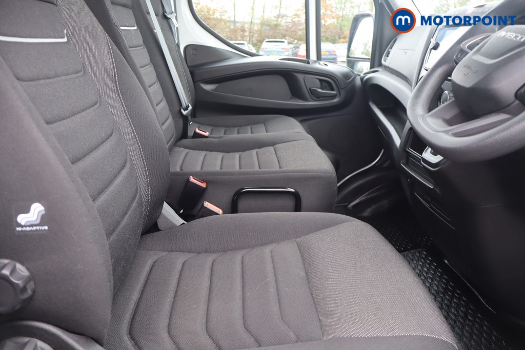 Iveco Daily Business Automatic Diesel High Volume-High Roof Van - Stock Number (1640169) - 6th supplementary image