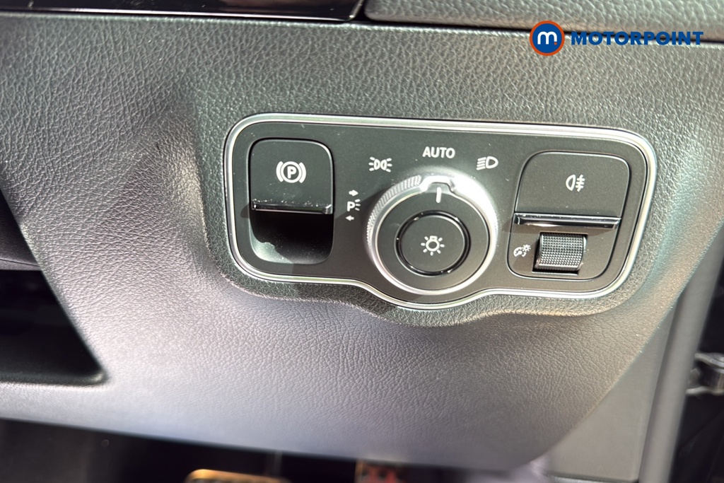 Mercedes-Benz GLA Amg Line Automatic Petrol SUV - Stock Number (1666666) - 11th supplementary image