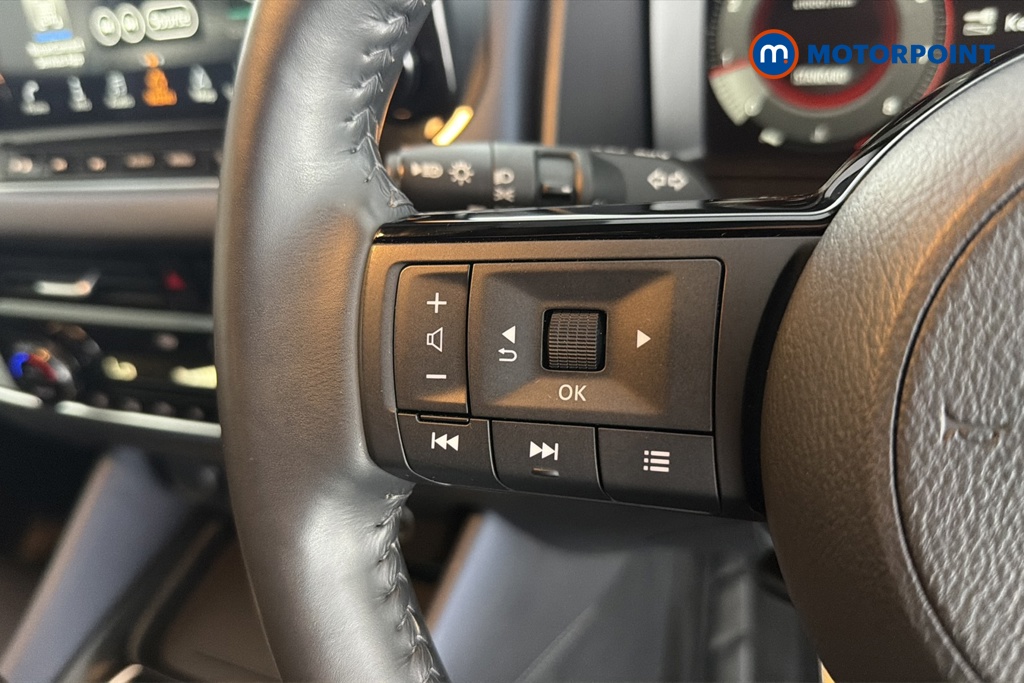 Nissan Qashqai Tekna Manual Petrol SUV - Stock Number (1667612) - 4th supplementary image