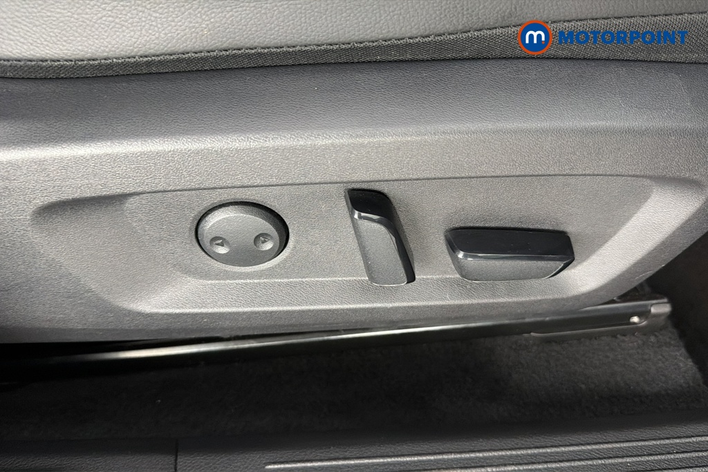 Nissan Qashqai Tekna Manual Petrol SUV - Stock Number (1667612) - 23rd supplementary image