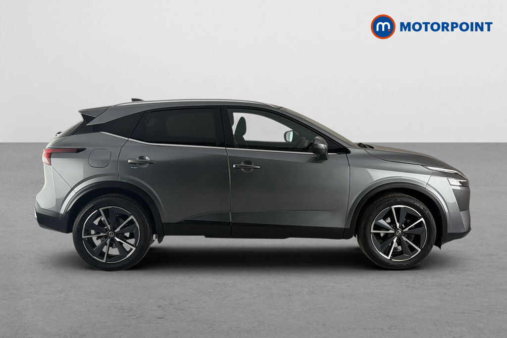 Nissan Qashqai Tekna Manual Petrol SUV - Stock Number (1667612) - Passenger side