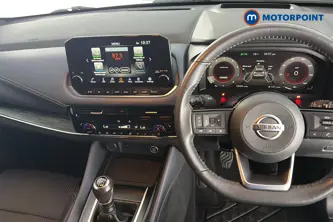 Nissan Qashqai Tekna Manual Petrol SUV - Stock Number (1667612) - 1st supplementary image