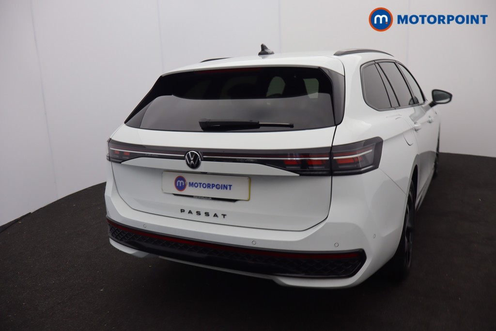Volkswagen Passat R-Line Automatic Petrol Plug-In Hybrid Estate - Stock Number (1669389) - 2nd supplementary image