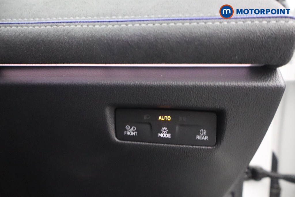 Volkswagen Passat R-Line Automatic Petrol Plug-In Hybrid Estate - Stock Number (1669389) - 15th supplementary image