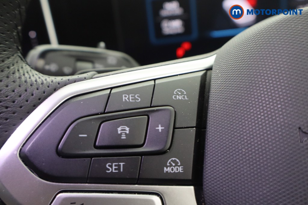 Volkswagen Passat R-Line Automatic Petrol Plug-In Hybrid Estate - Stock Number (1669389) - 17th supplementary image