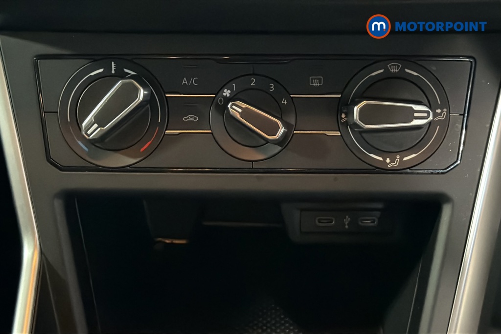 Volkswagen Polo Life Manual Petrol Hatchback - Stock Number (1669979) - 997th supplementary image