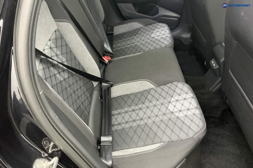 Volkswagen Polo R-Line Manual Petrol Hatchback - Stock Number (1670134) - 4th supplementary image