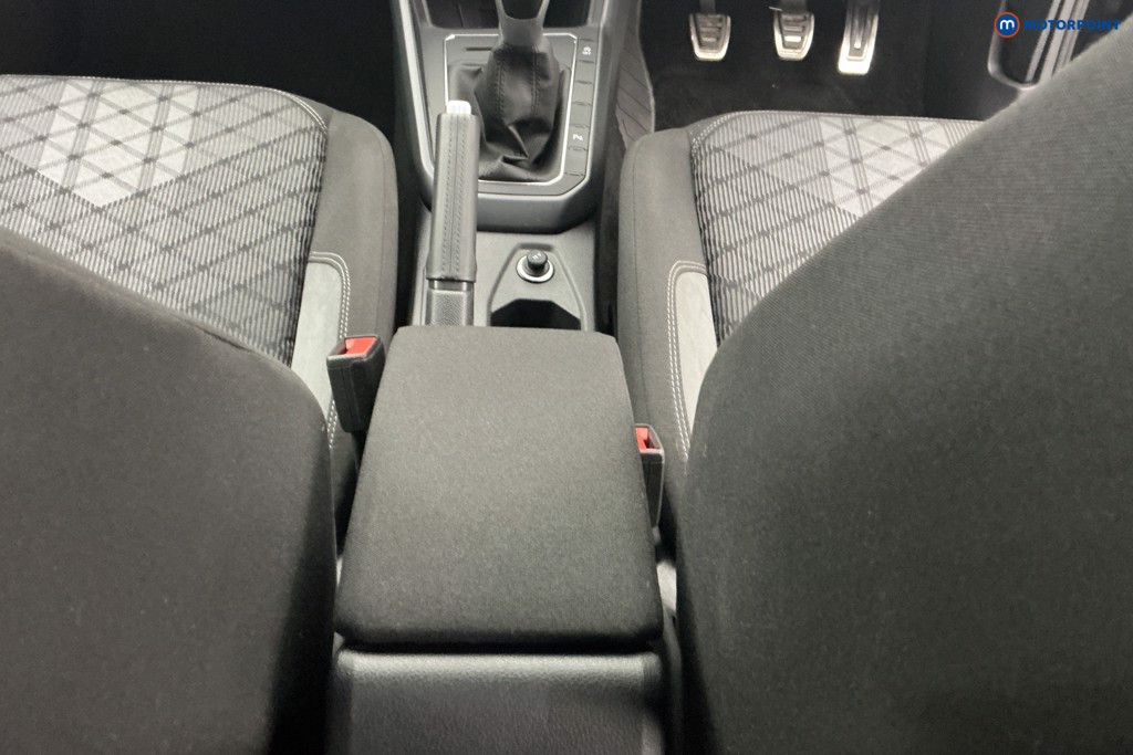 Volkswagen Polo R-Line Manual Petrol Hatchback - Stock Number (1670134) - 11th supplementary image