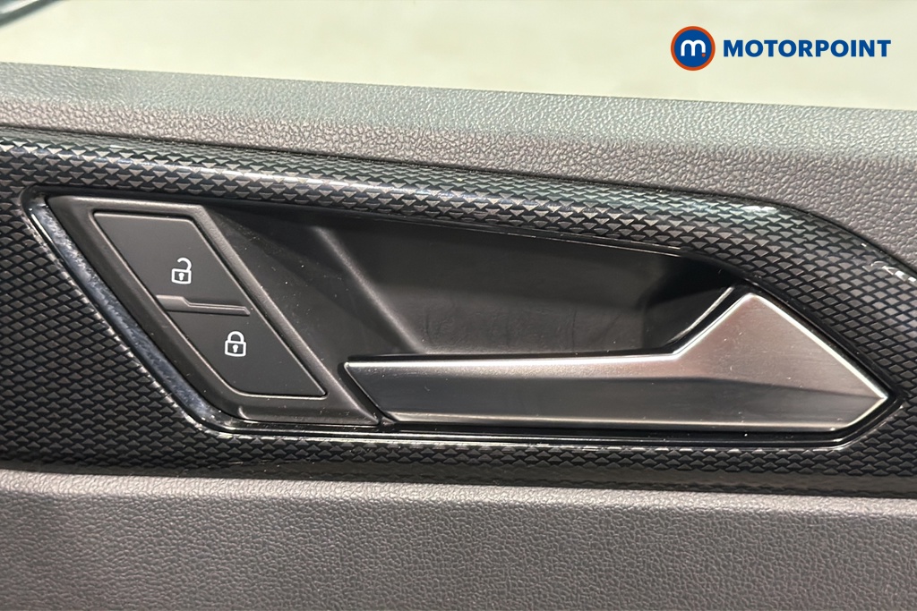 Volkswagen Polo Life Manual Petrol Hatchback - Stock Number (1670379) - 997th supplementary image