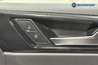 Volkswagen Polo Life Manual Petrol Hatchback - Stock Number (1670384) - 994th supplementary image
