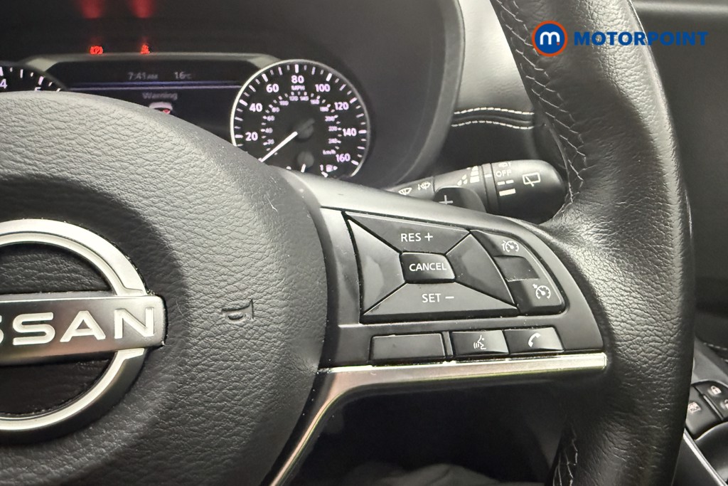 Nissan Juke N-Connecta Automatic Petrol SUV - Stock Number (1670650) - 9th supplementary image