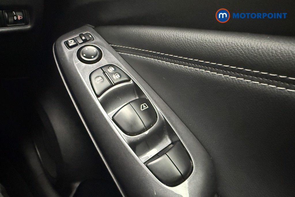 Nissan Juke N-Connecta Automatic Petrol SUV - Stock Number (1670650) - 19th supplementary image