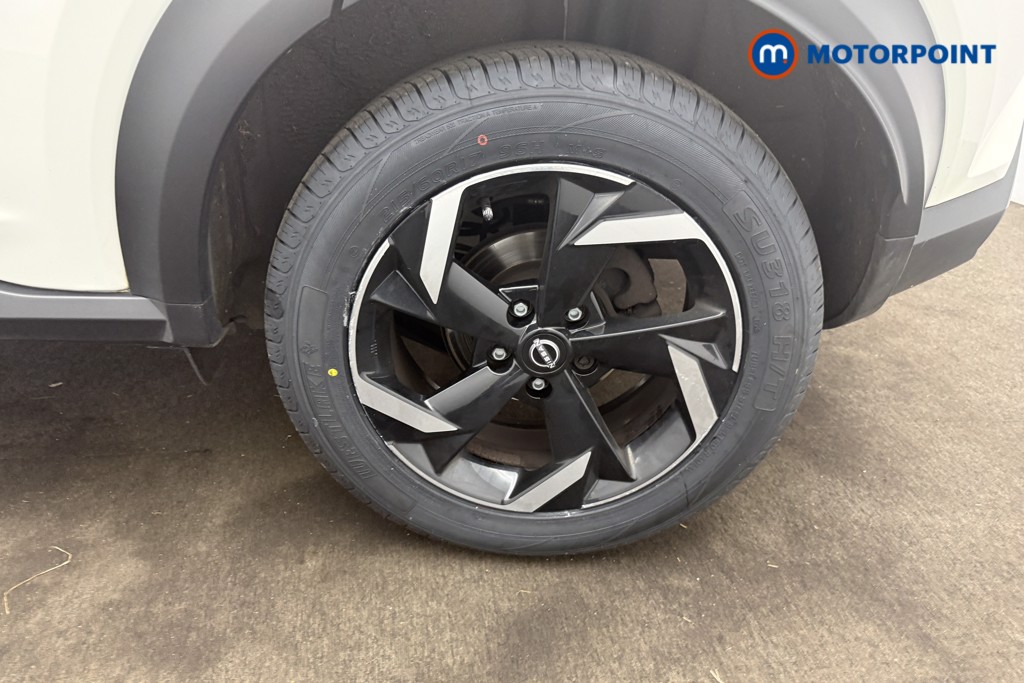 Nissan Juke N-Connecta Automatic Petrol SUV - Stock Number (1670650) - 26th supplementary image