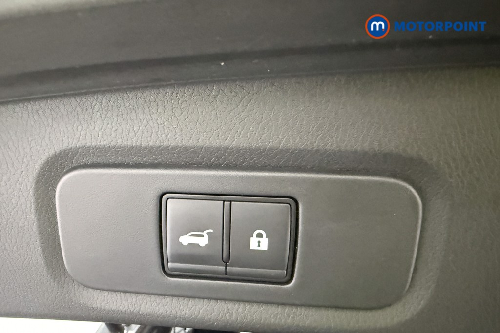 Nissan Qashqai Tekna Manual Petrol SUV - Stock Number (1670672) - 19th supplementary image