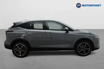 Nissan Qashqai Tekna Manual Petrol SUV - Stock Number (1670672) - Drivers side