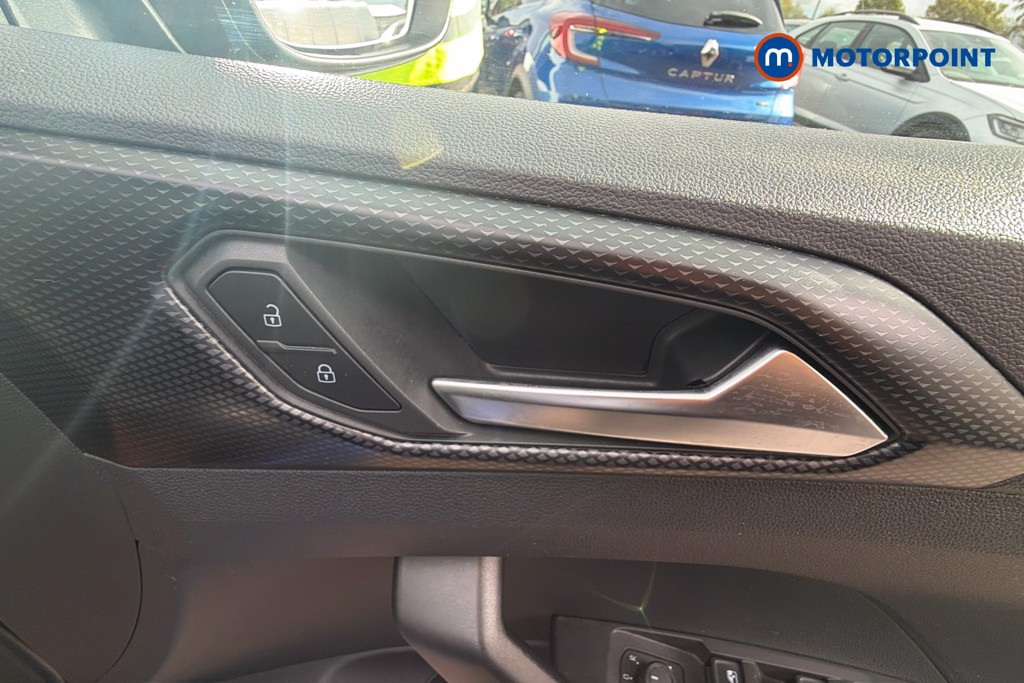 Volkswagen T-Cross SE Manual Petrol SUV - Stock Number (1670967) - 3rd supplementary image